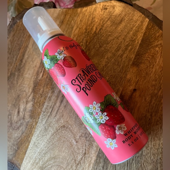 DQ Bath & Body Works STRAWBERRY POUND CAKE Whipped Body Mousse 5.3 Oz / 153G NEW - Picture 10 of 12